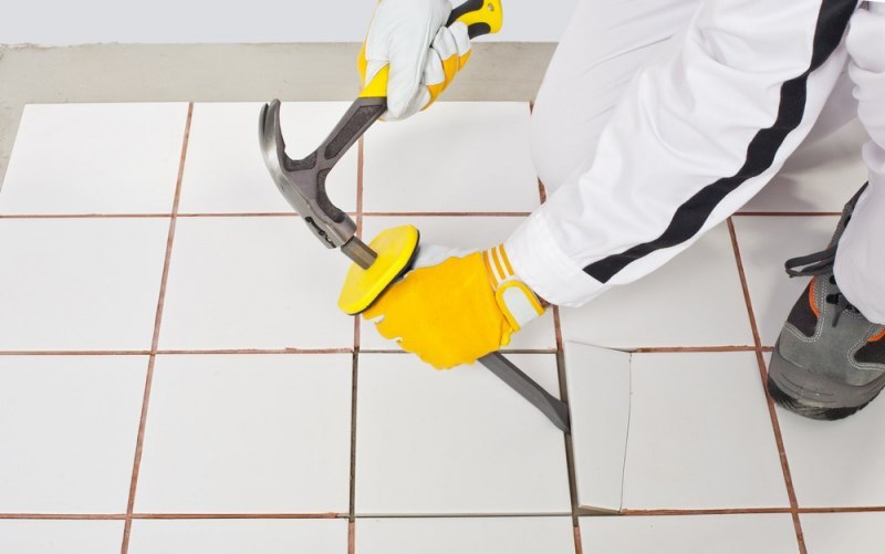 Демонтаж плитки этап 1.jpg Демонтаж плитки этап 1.jpg