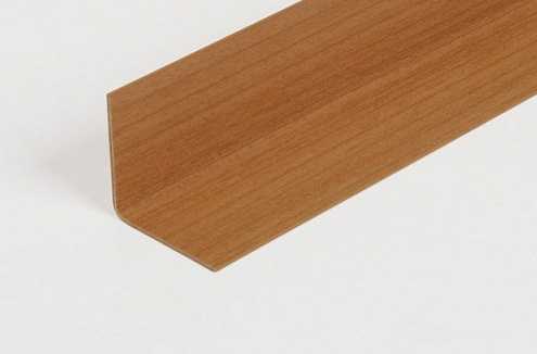 Угол пластиковый 20х20мм Вишня натуральная 2,7м: фотография 1